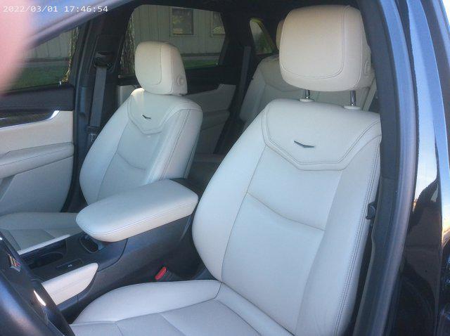 Photo of 2019 Stellar Black Metallic Cadillac XT5