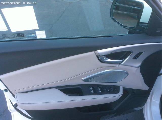 Photo of 2025 Platinum White Pearl Acura RDX