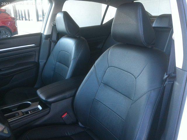 Photo of 2020 Pearl White Tricoat Nissan Altima