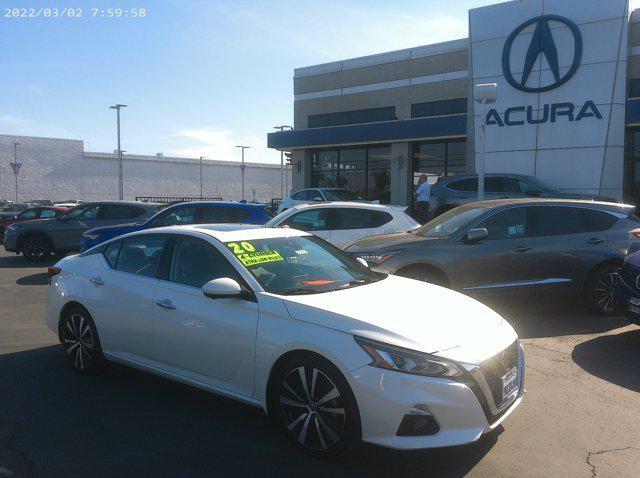 Photo of 2020 Pearl White Tricoat Nissan Altima