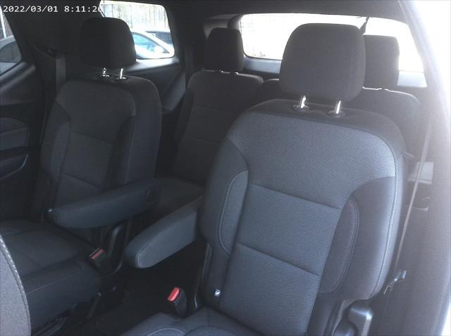 Photo of 2022 White Chevrolet Traverse