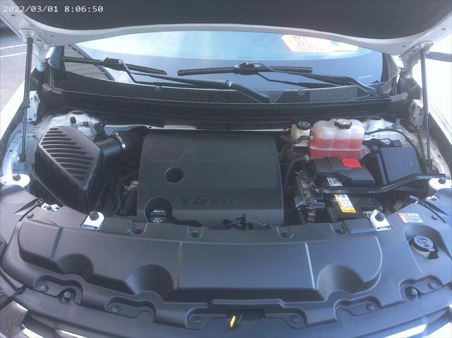 Photo of 2022 White Chevrolet Traverse