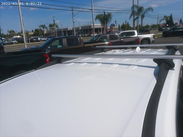 Photo of 2022 White Chevrolet Traverse
