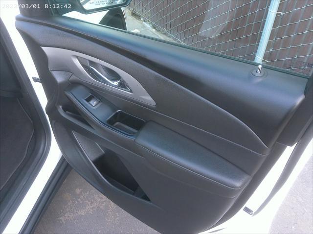 Photo of 2022 White Chevrolet Traverse