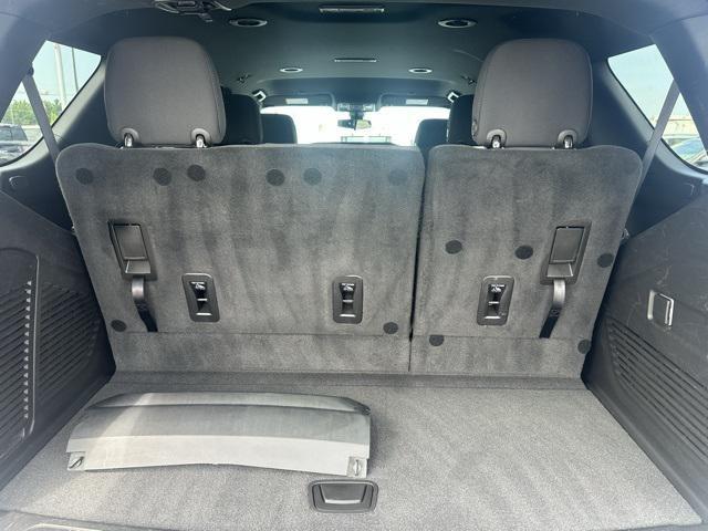 Photo of 2022 Summit White GMC Yukon