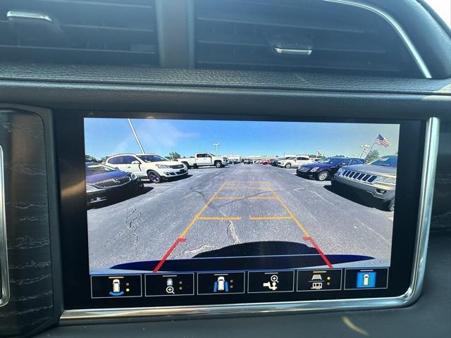 Photo of 2021 White Frost Tricoat GMC Yukon XL