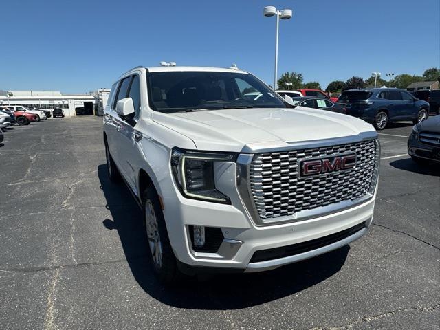 Photo of 2021 White Frost Tricoat GMC Yukon XL