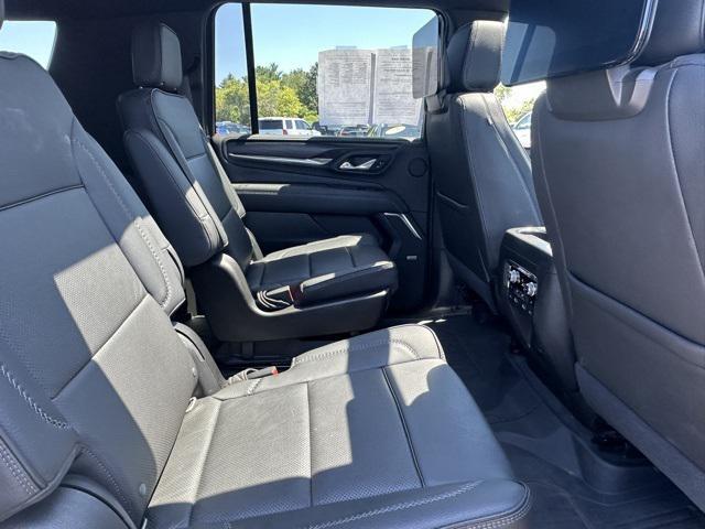 Photo of 2021 White Frost Tricoat GMC Yukon XL