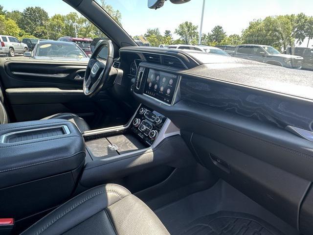 Photo of 2021 White Frost Tricoat GMC Yukon XL