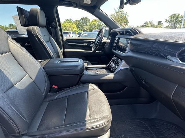 Photo of 2021 White Frost Tricoat GMC Yukon XL