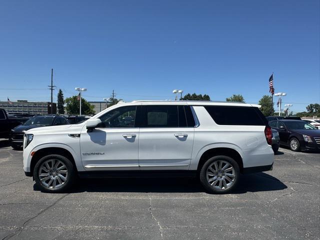 Photo of 2021 White Frost Tricoat GMC Yukon XL