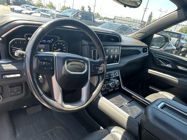 Photo of 2021 White Frost Tricoat GMC Yukon XL