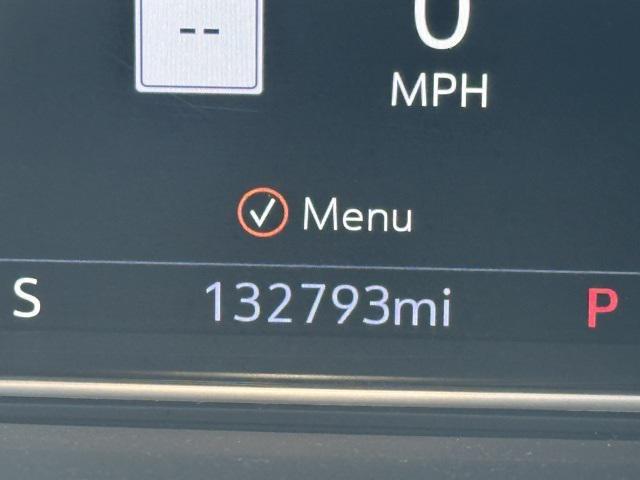 Photo of 2021 White Frost Tricoat GMC Yukon XL