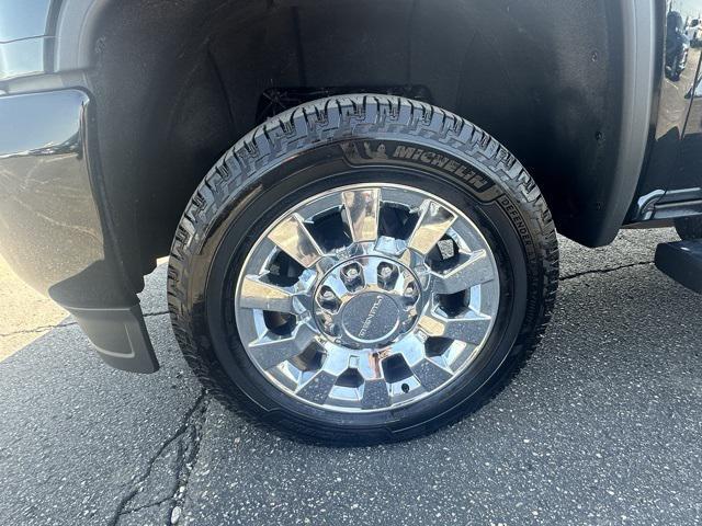 Photo of 2018 Onyx Black GMC Sierra 2500