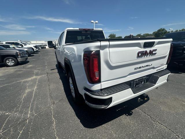 Photo of 2023 White Frost Tricoat GMC Sierra 2500