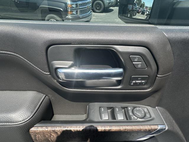 Photo of 2023 White Frost Tricoat GMC Sierra 2500