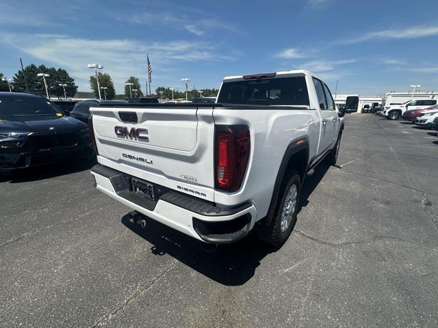 Photo of 2023 White Frost Tricoat GMC Sierra 2500