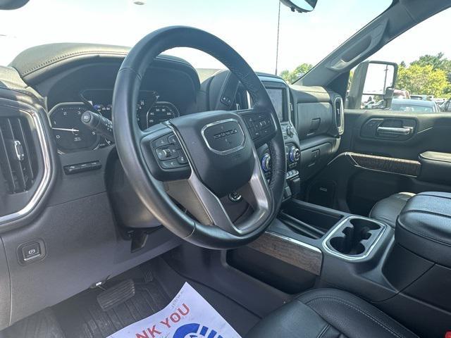 Photo of 2023 White Frost Tricoat GMC Sierra 2500