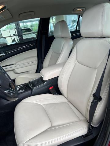 Photo of 2016 Velvet Red Pearlcoat Chrysler 300