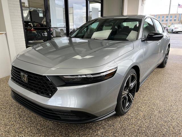 Photo of 2025 Solar Silver Metallic Honda Accord Hybrid