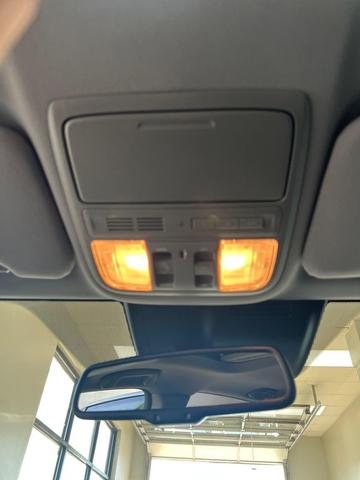 Photo of 2018 White Diamond Pearl Honda CR-V
