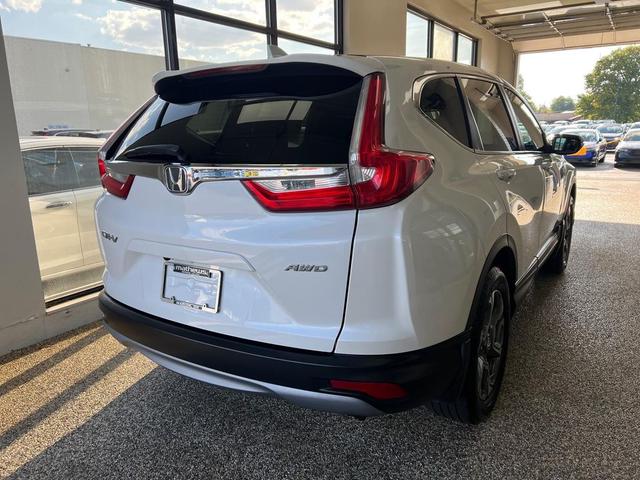 Photo of 2018 White Diamond Pearl Honda CR-V