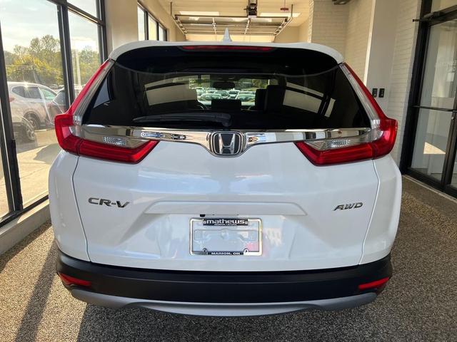 Photo of 2018 White Diamond Pearl Honda CR-V