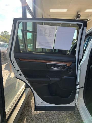 Photo of 2018 White Diamond Pearl Honda CR-V