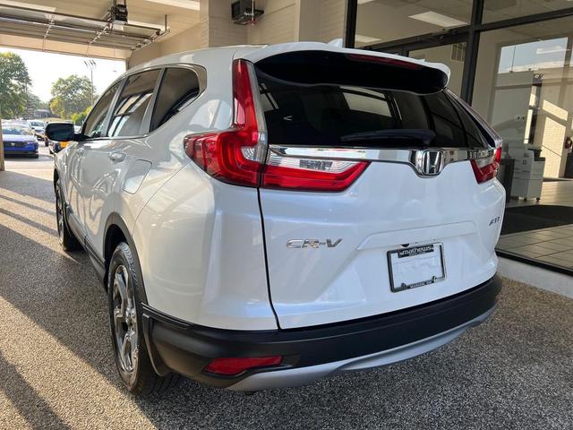 Photo of 2018 White Diamond Pearl Honda CR-V