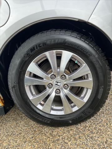 Photo of 2014 Alabaster Silver Metallic Honda Odyssey