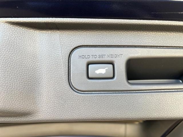 Photo of 2025 Obsidian Blue Pearl Honda Pilot