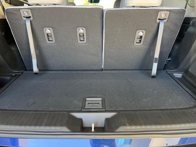 Photo of 2025 Obsidian Blue Pearl Honda Pilot