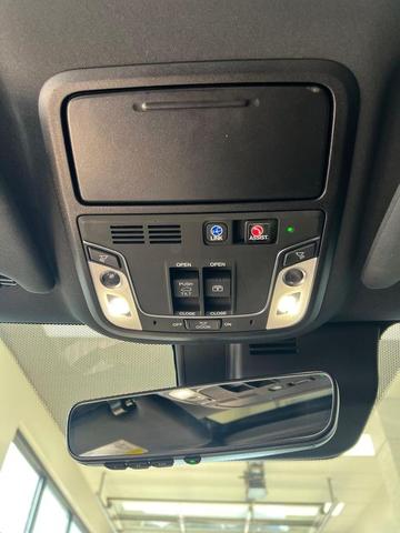 Photo of 2021 Platinum White Pearl Honda Pilot
