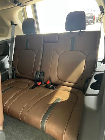 Photo of 2025 Platinum White Pearl Honda Pilot