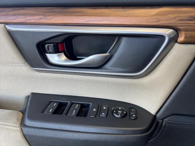 Photo of 2019 Platinum White Pearl Honda CR-V