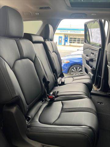 Photo of 2025 Crystal Black Pearl Honda Pilot