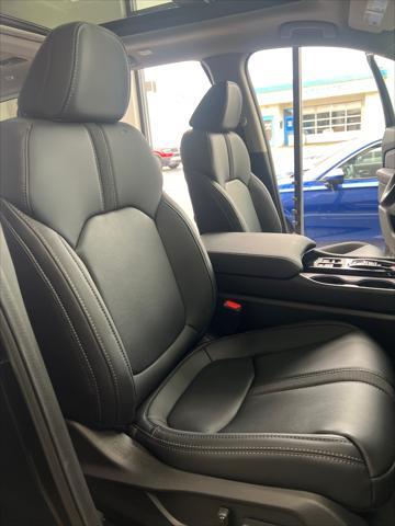 Photo of 2025 Crystal Black Pearl Honda Pilot