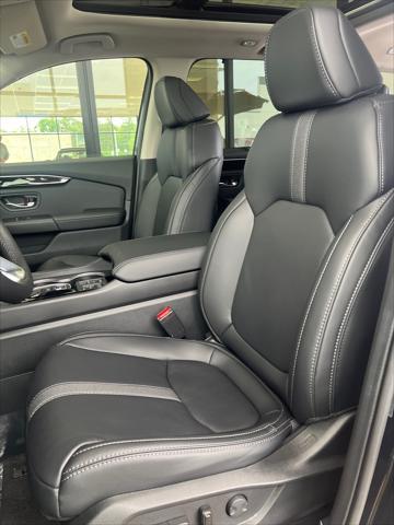Photo of 2025 Crystal Black Pearl Honda Pilot