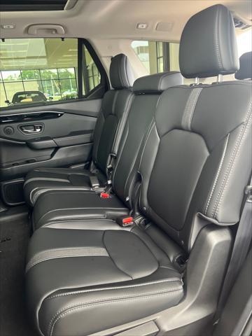 Photo of 2025 Crystal Black Pearl Honda Pilot