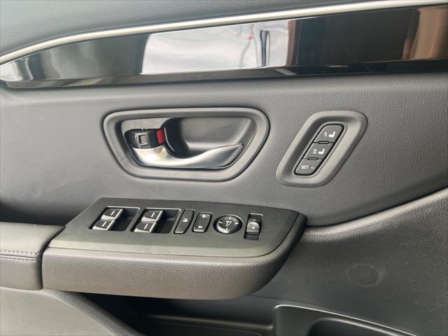Photo of 2025 Crystal Black Pearl Honda Pilot