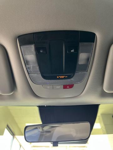 Photo of 2023 Glacial White Pearl Kia Sportage
