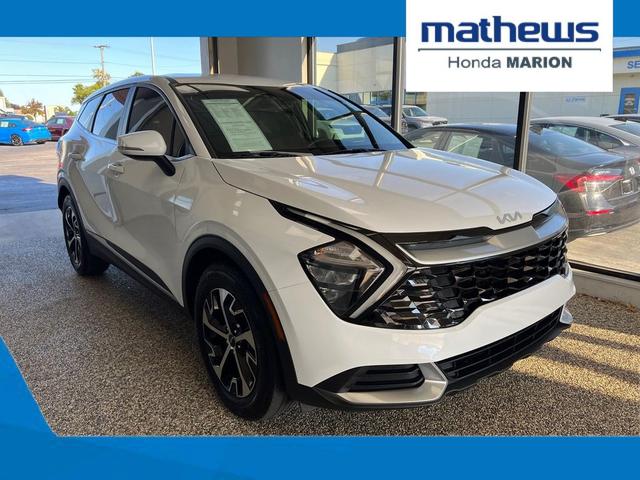 Photo of 2023 Glacial White Pearl Kia Sportage