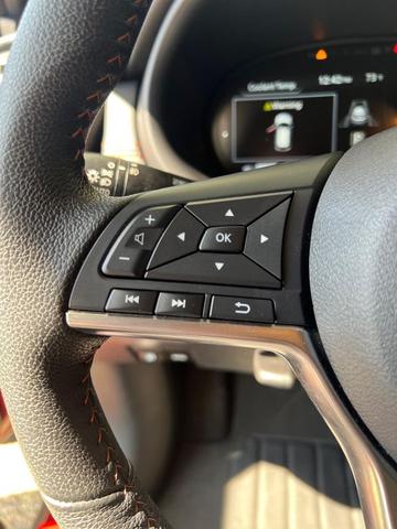 Photo of 2023 Scarlet Ember Tintcoat/Super Black Nissan Kicks