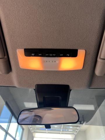 Photo of 2023 Scarlet Ember Tintcoat/Super Black Nissan Kicks