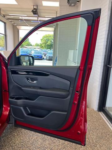 Photo of 2026 Radiant Red Metallic II Honda Passport