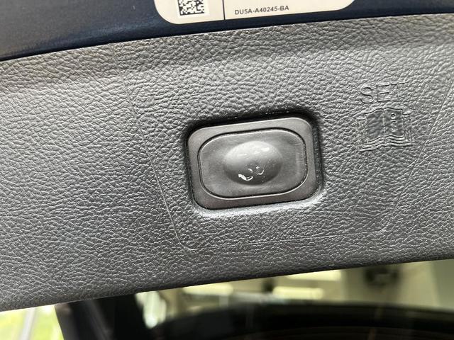 Photo of 2019 Blue Metallic Ford Edge