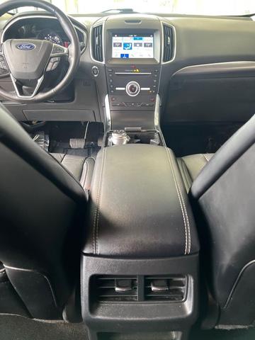 Photo of 2019 Blue Metallic Ford Edge