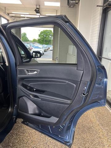 Photo of 2019 Blue Metallic Ford Edge
