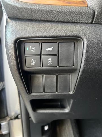 Photo of 2022 Lunar Silver Metallic Honda CR-V