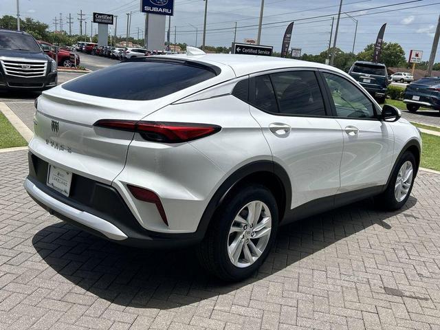 Photo of 2025 White Buick Envista